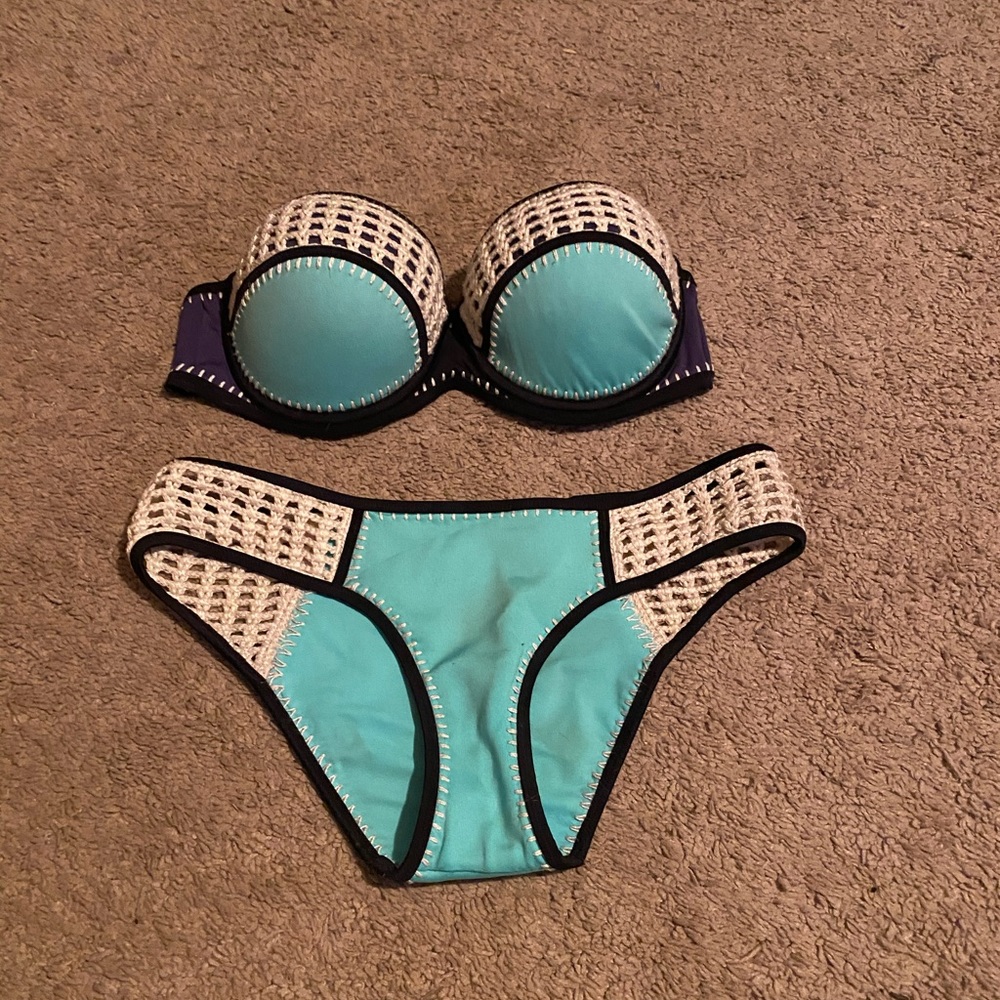 Victoria secret swimsuit 34d small